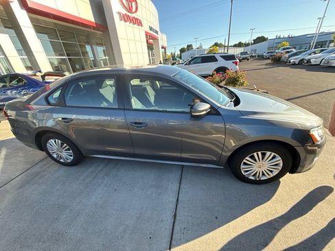 Used 2014 Volkswagen Passat 1.8T S FWD image 6