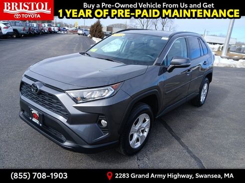 Used 2021 Toyota RAV4 XLE w/ Convenience Package image 3