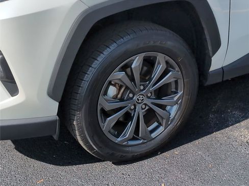 Used 2022 Toyota RAV4 XLE Premium AWD/4WD image 11