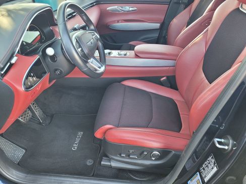 Used 2023 Genesis GV70 2.5T w/ Sport Prestige Package image 17