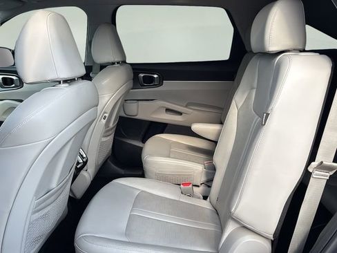 Used 2024 Kia Sorento EX w/ Panoramic Sunroof Package FWD image 14