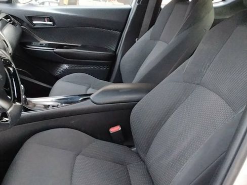 Used 2019 Toyota C-HR XLE image 7