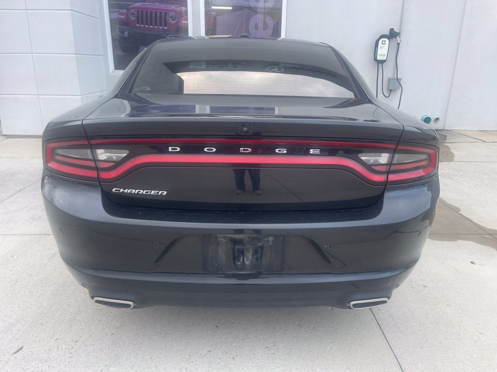 Used 2021 Dodge Charger SXT w/ Leather Interior Group RWD image 5