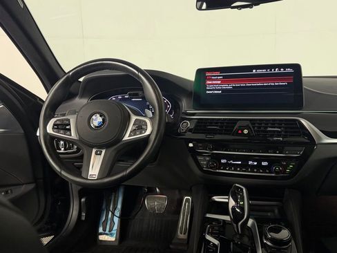 Used 2022 BMW M550i xDrive w/ Dynamic Handling Package AWD/4WD image 10