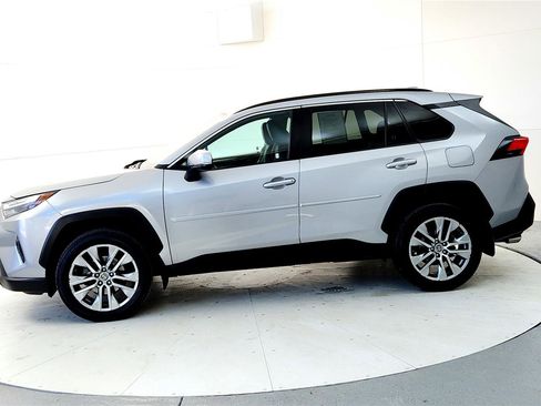 Certified 2022 Toyota RAV4 XLE Premium image 3