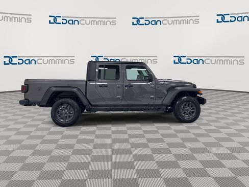 New 2026 Jeep Gladiator Sport image 9