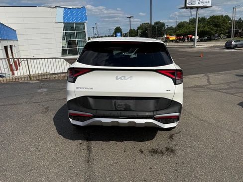Used 2024 Kia Sportage LX AWD/4WD image 7