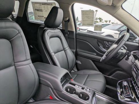 New 2025 Lincoln Corsair FWD w/ Equipment Group 101A image 13