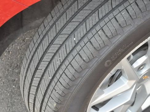 Used 2023 Chevrolet Equinox LT FWD image 37