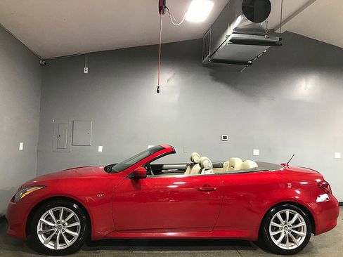Used 2013 INFINITI G37 2d Convertible w/ Premium Pkg image 11