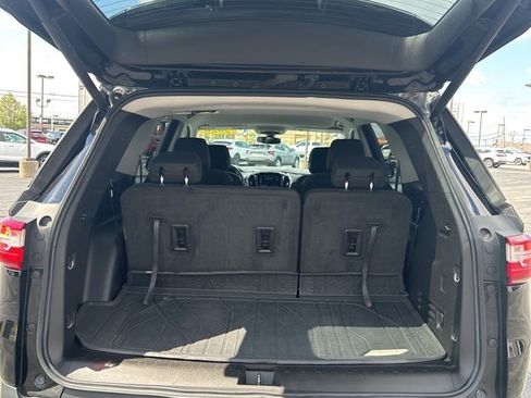 Used 2020 Chevrolet Traverse LT FWD image 13
