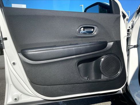 Used 2021 Honda HR-V EX image 21