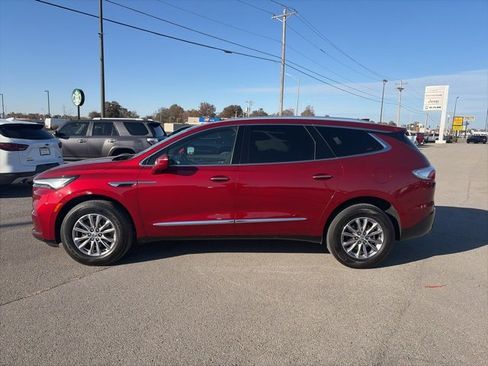 Used 2024 Buick Enclave Premium image 3