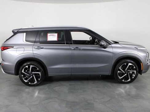 Used 2022 Mitsubishi Outlander SEL image 14