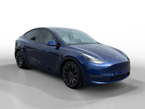 Used 2024 Tesla Model Y Performance AWD/4WD image 7