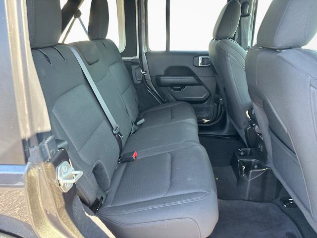 Used 2023 Jeep Wrangler Unlimited Sahara AWD/4WD image 17