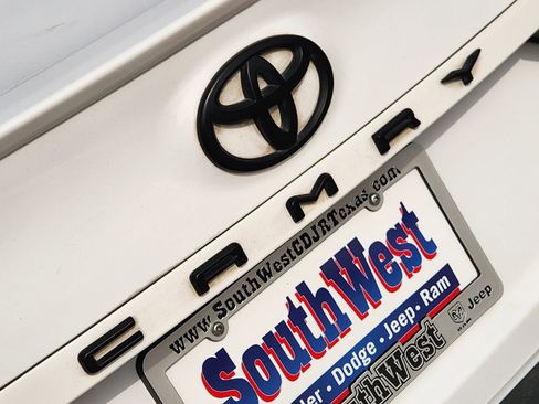 Used 2023 Toyota Camry SE FWD image 14