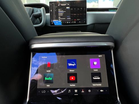 Used 2022 Tesla Model X AWD/4WD image 27