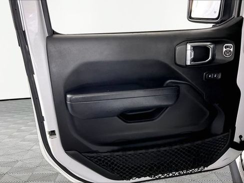 Used 2023 Jeep Wrangler Unlimited Rubicon 4xe AWD/4WD image 19