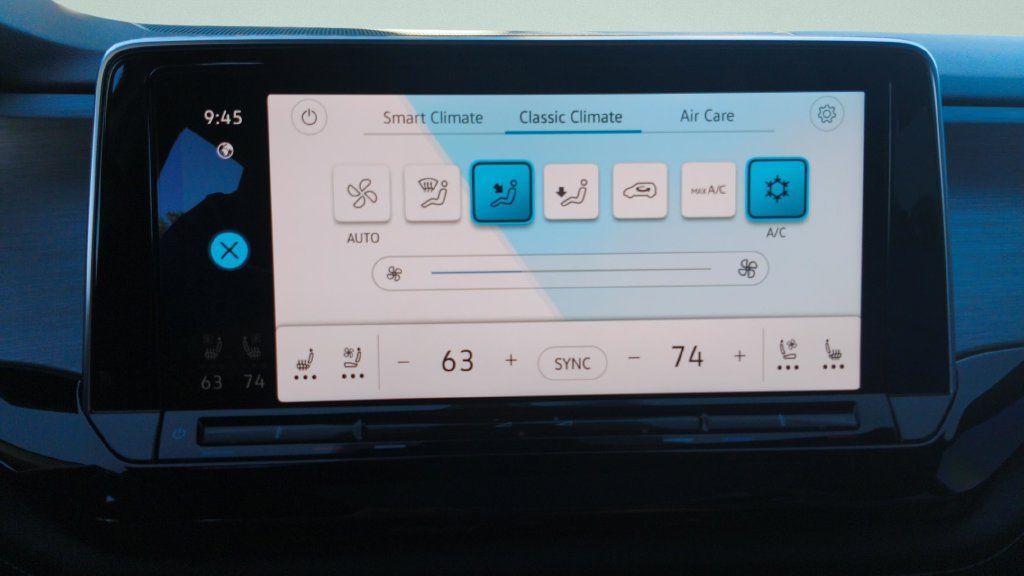 Used 2024 Volkswagen Atlas Cross Sport SE w/ Panoramic Sunroof Package FWD image 21