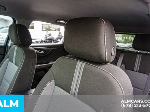 Used 2025 Chevrolet Blazer LT FWD image 18