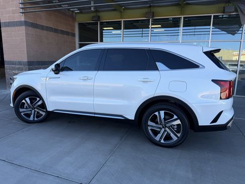 Used 2023 Kia Sorento SX Prestige image 5