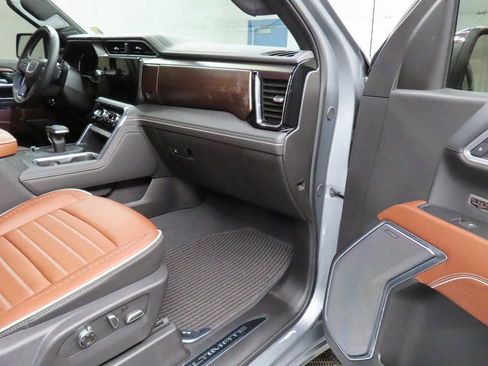 Used 2025 GMC Sierra 1500 Denali Ultimate image 35