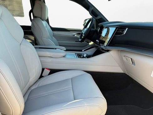 New 2026 Jeep Grand Wagoneer Limited AWD/4WD image 24