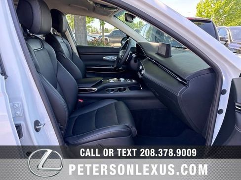 Used 2025 Genesis GV70 2.5T AWD/4WD image 12