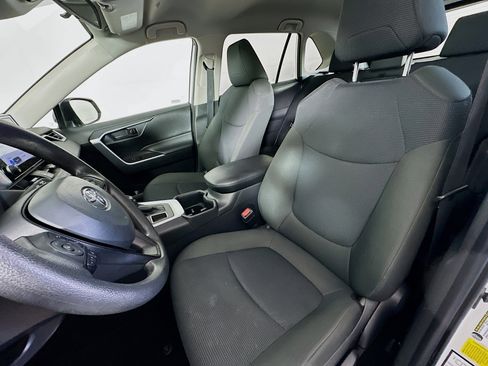Used 2025 Toyota RAV4 LE image 13