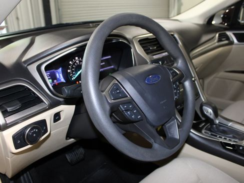 Used 2013 Ford Fusion SE image 20