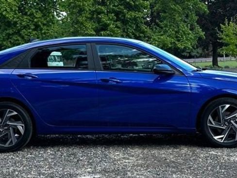 Certified 2025 Hyundai Elantra Sport FWD image 10