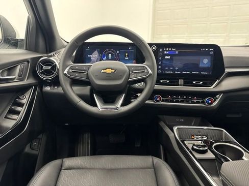 New 2026 Chevrolet Equinox LT w/ Convenience Package II FWD image 22