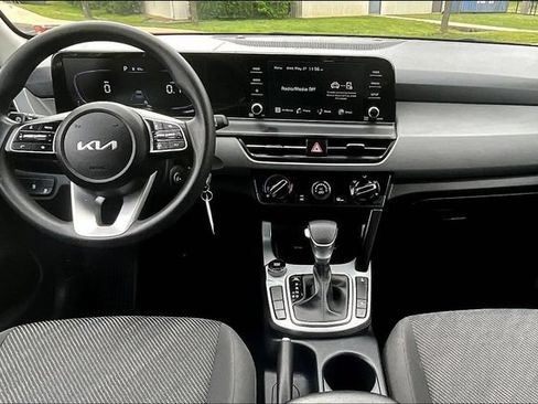 Certified 2024 Kia Seltos LX AWD/4WD image 7