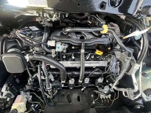 Used 2019 Nissan Kicks SV FWD image 34