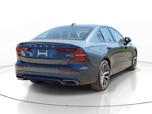 Used 2022 Volvo S60 B5 Momentum AWD/4WD image 4