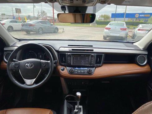 Used 2018 Toyota RAV4 Limited image 21