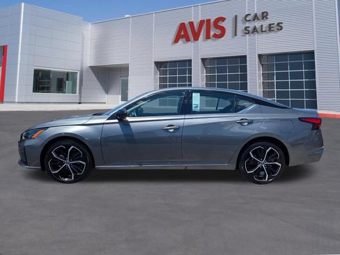 Used 2025 Nissan Altima 2.5 SR AWD/4WD image 10