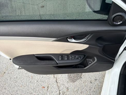 Used 2020 Honda Civic EX image 18
