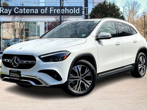 Used 2025 Mercedes-Benz GLA 250 4MATIC image 1