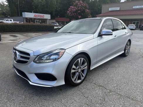 Used 2016 Mercedes-Benz E 350 Sedan image 3