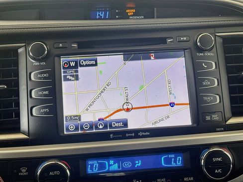 Used 2018 Toyota Highlander SE FWD image 22