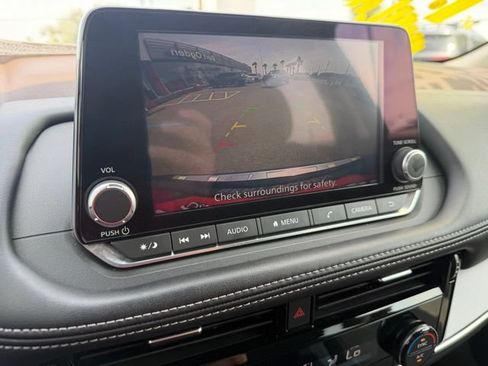 Certified 2022 Nissan Rogue SV FWD image 21