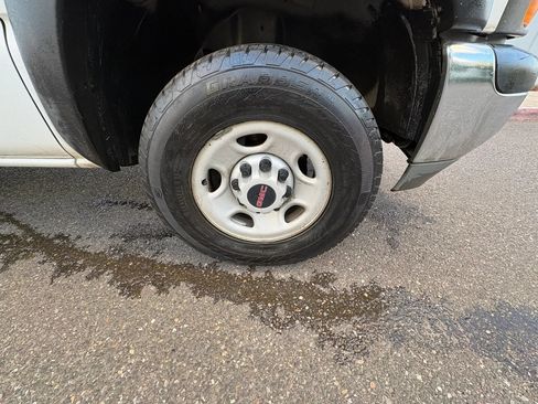 Used 2001 GMC Sierra 2500 SL RWD image 26