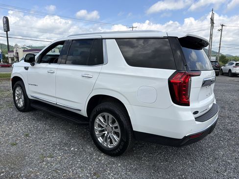 Used 2021 GMC Yukon SLT w/ SLT Premium Package AWD/4WD image 8
