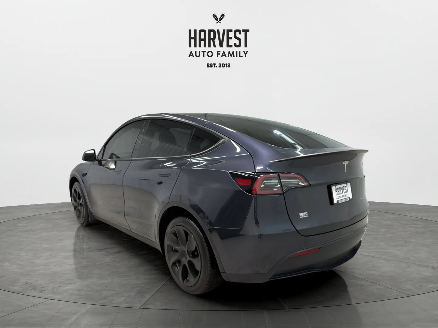 Used 2024 Tesla Model Y Long Range AWD/4WD image 4