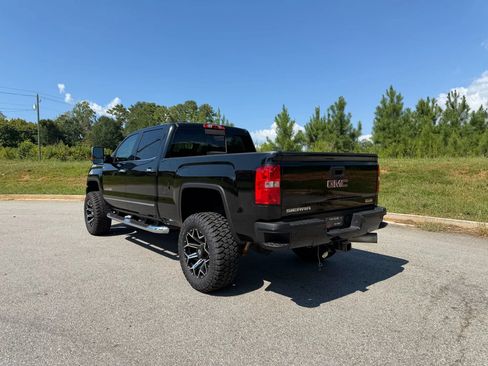 Used 2016 GMC Sierra 2500 SLT w/ Duramax Plus Package AWD/4WD image 7