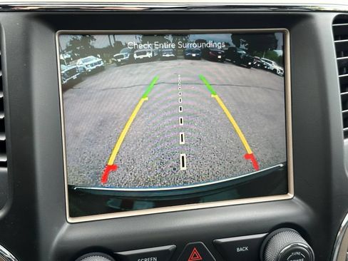Used 2016 Jeep Grand Cherokee Overland w/ Advanced Technology Group AWD/4WD image 21