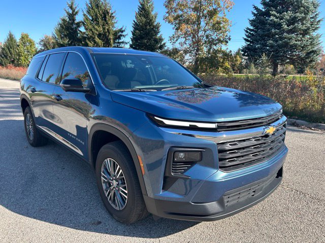Used 2024 Chevrolet Traverse LS w/ LPO, Floor Liner Package FWD image 2