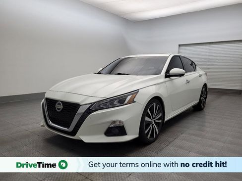Used 2020 Nissan Altima 2.0 Platinum image 1